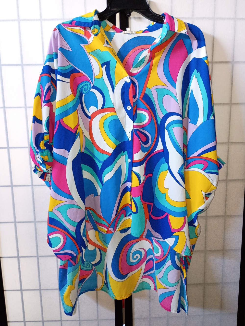 JODIFL Multicolor Abstract Swirl Button-Front Blouse